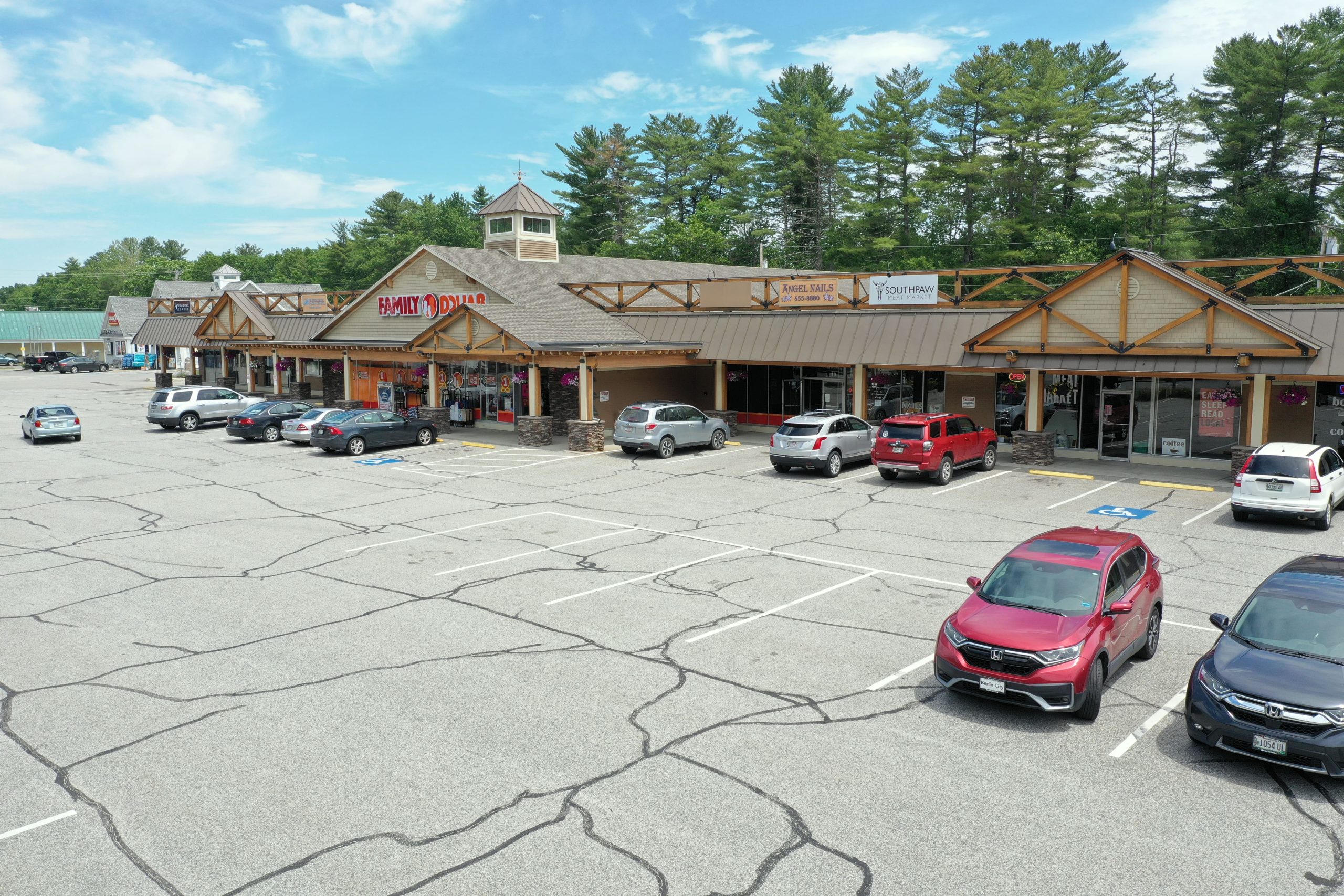 Raymond Shopping Center - SAB CAPITAL Raymond Shopping Center - SAB CAPITAL
